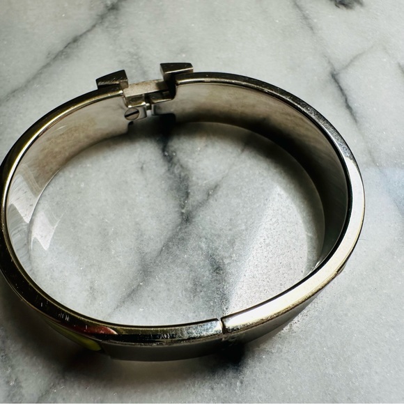 BRAND NEW Clic H Narrow bracelet in yellow enamel - Picture 4 of 5